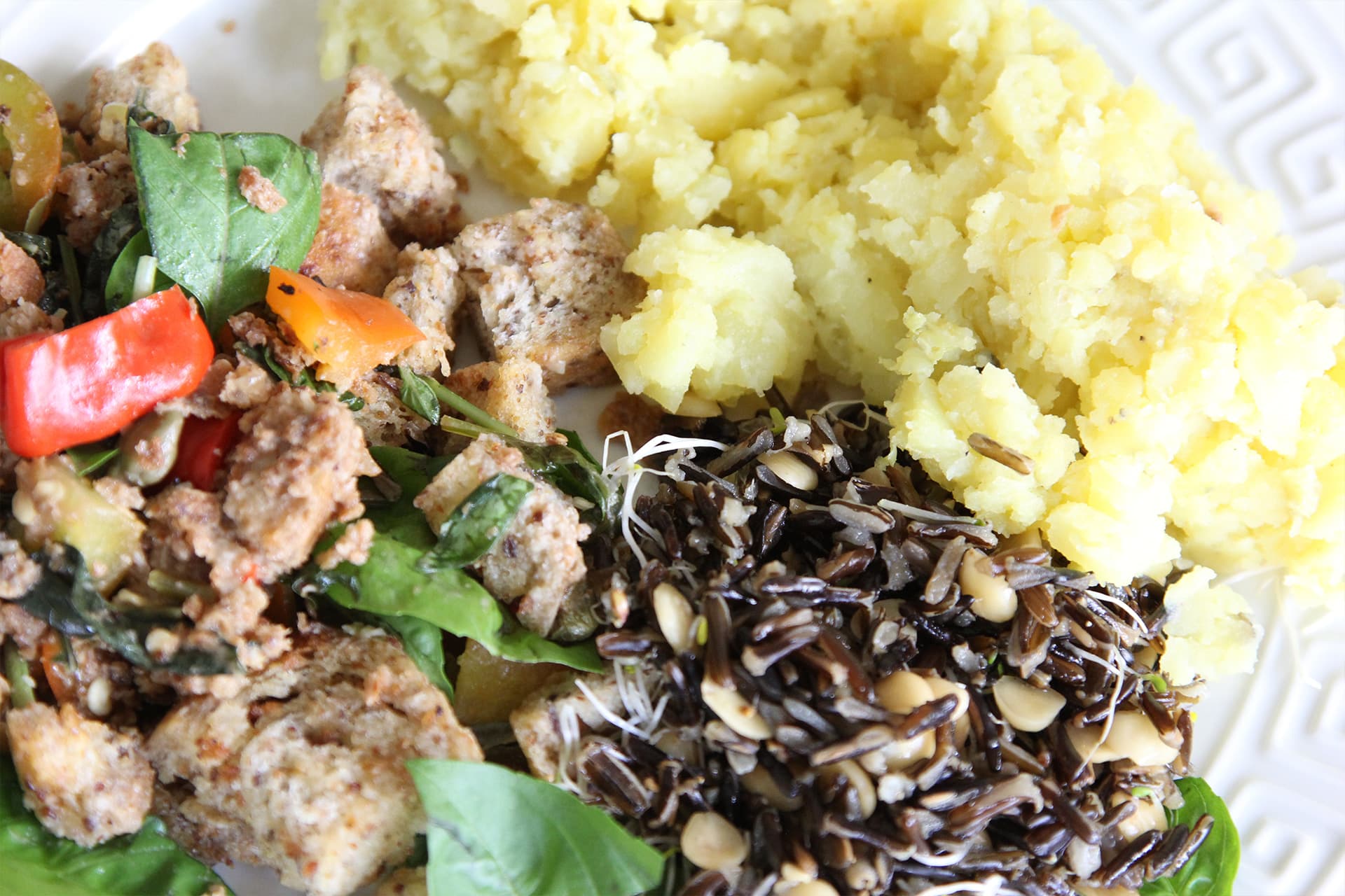 Crunchy bread mix veggie salad 2